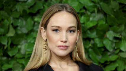 FOTOS: Jennifer Lawrence sorprende con un vestido espectacular en los Globos de Oro 2026