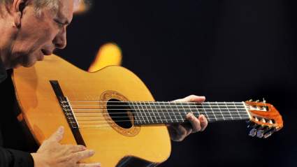 Un querido músico de jazz de los 70 fallece a los 85 años. Sus fans lamentan su pérdida y celebran su vida.