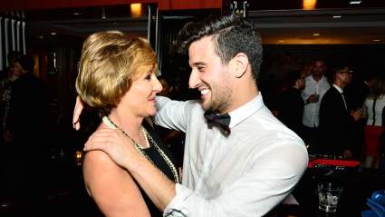 La querida madre de Mark Ballas fue llevada al hospital por temor a tener una fractura de cráneo.