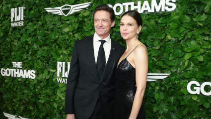 Hugh Jackman y Sutton Foster comparten un dulce momento en una playa de Costa Rica