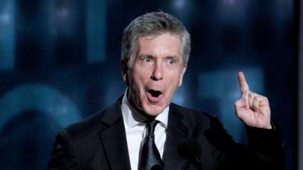 El querido presentador de DWTS, Tom Bergeron, confirma su regreso al icónico programa.