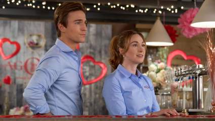 Amy Groening ofrece a los fans de Hallmark un vistazo detrás de cámaras de 'Because of Cupid'