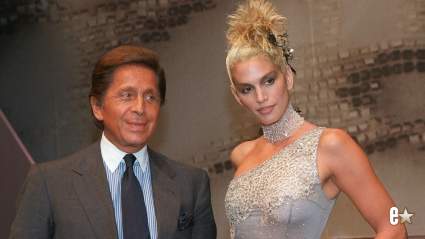 Cindy Crawford, con el corazón roto, rinde homenaje a la leyenda de la moda Valentino Garavani