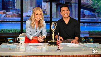 Kelly Ripa revela el gran cambio en la carrera de Mark Consuelos en vivo