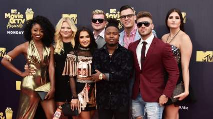 El elenco de 'Floribama Shore' recuerda a Kirk Medas en su primer cumpleaños celestial