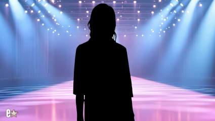 La icónica supermodelo de los 90, de 50 años, impresiona a sus fans en nuevas e impresionantes fotos.