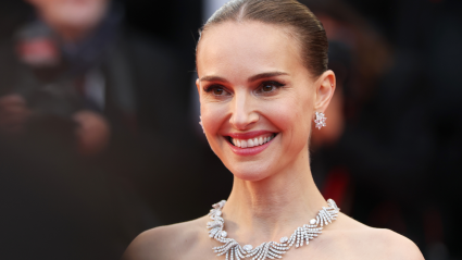 Natalie Portman presume su espectacular cuerpo natural de playa a los 44 [FOTOS]