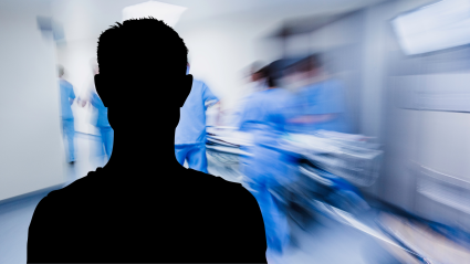 Presentador de un programa de entrevistas de primera categoría hospitalizado tras accidente