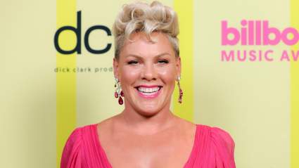 El color rosa se ve por primera vez desde la cirugía de cuello