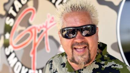 Guy Fieri anuncia una nueva y emocionante serie
