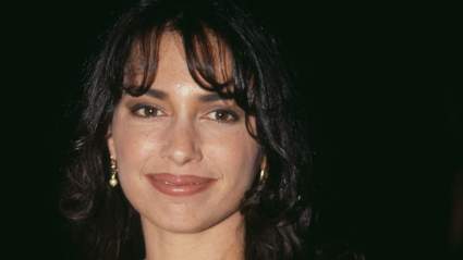 La hermosa cantante de los 80, Susanna Hoffs, comparte un recuerdo de su "Lunes Maníaco": mírala antes y ahora