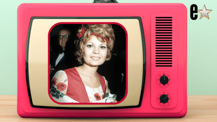 Ícono de la televisión de los 60 marca un hito en su carrera con un elegante debut en los Grammy a los 80 años: FOTOS