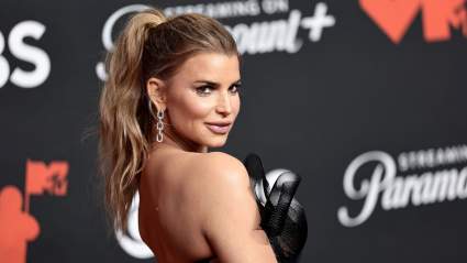 Jessica Simpson, de 45 años, deslumbra con su línea de lencería