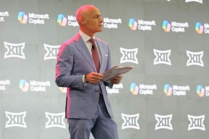 El comisionado de la Big 12, Brett Yormark, critica al patrocinador de Texas Tech, Cody Campbell.