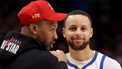 Damian Lillard reacciona después de que un reportero dijera que él no se consideraría el número 2.