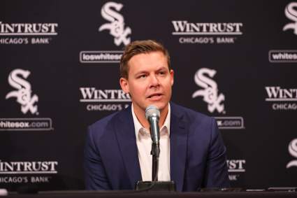 Los Chicago White Sox anuncian un intercambio antes del partido contra los Cubs.