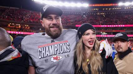 Taylor Swift y Travis Kelce asistieron a la fiesta de boda de un amigo en Grecia.