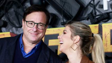 La esposa de Bob Saget, Kelly Rizzo, revela las señales que, según ella, él le envió desde el más allá.