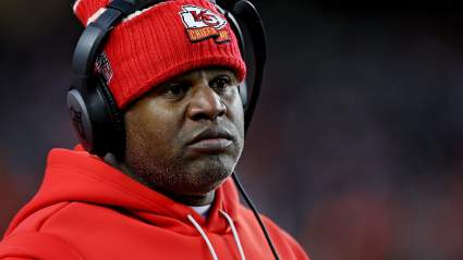El coordinador ofensivo de los Chiefs, Eric Bieniemy, criticó duramente a varios titulares en los entrenamientos voluntarios: Informe