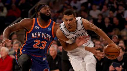 Los Knicks anuncian una importante actualización sobre Mitchell Robinson antes del segundo partido contra los Spurs.