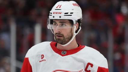 Los Red Wings podrían considerar a Trocheck como reemplazo de Larkin.