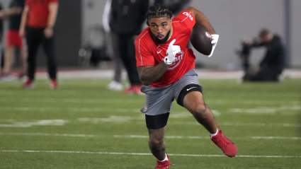 Los Jets fichan a un ex ala cerrada de los Patriots que cambia de posición.