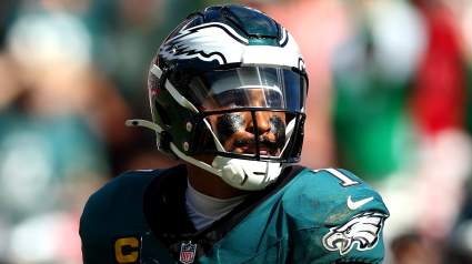 La estrella All-Pro de los Eagles habla sobre Jalen Hurts: "Veo una chispa en él".