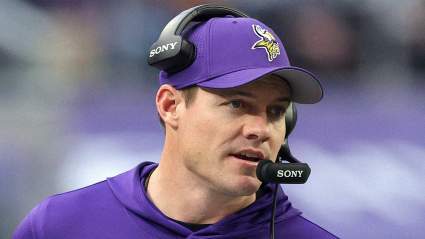 Kevin O'Connell rompe el silencio sobre los polémicos comentarios de JJ McCarthy sobre Kyler Murray.