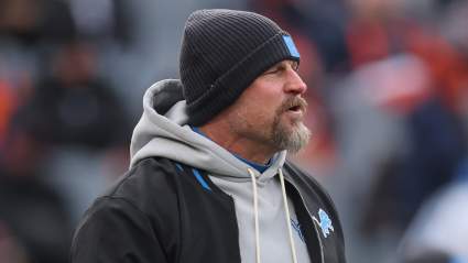 Dan Campbell se pronuncia sobre el mariscal de campo novato no seleccionado en el draft durante los entrenamientos de pretemporada.