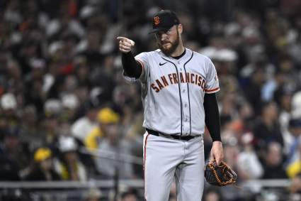 Los Gigantes de San Francisco anuncian un cambio en su plantilla antes del partido contra los Cerveceros.