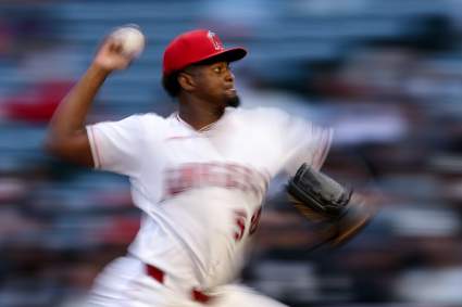 Los Blue Jays declaran apto al as de los Angels tras la victoria sobre los Braves.