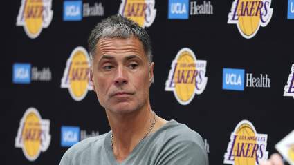 Un simulacro de traspaso de la NBA señala a los Bulls como un posible destino para el veterano de los Lakers, cuyo contrato asciende a 48 millones de dólares.