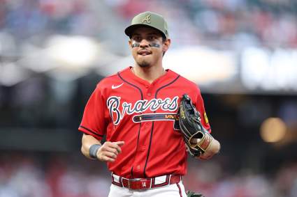 Los Bravos de Atlanta hacen el anuncio de Mauricio Dubón antes del partido de los Azulejos