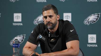 Los Eagles recuperan a un ex linebacker de 3 millones de dólares dos días después de su liberación: Informe