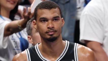 Surge una nueva preocupación en torno a Victor Wembanyama tras la derrota de los Spurs en el primer partido contra los Knicks.