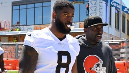 Jared Verse, de los Browns, admite que su primera reacción al traspaso fue "decepcionante".