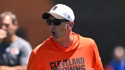 El entrenador de los Browns, Todd Monken, critica a Myles Garrett tras el traspaso.