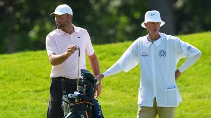 Scottie Scheffler arremete contra el caddie Ted Scott en el Memorial.