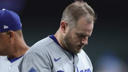 Los Dodgers se enfrentan a un nuevo susto por la lesión de Max Muncy en una colisión con el primera base de los Diamondbacks.