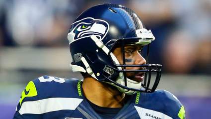 La leyenda de los Seahawks, Russell Wilson, anuncia su retiro después de 14 años.