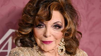 La icónica actriz de 'Dinastía', Joan Collins, de 93 años, deslumbró con lentejuelas en su aparición en la alfombra roja en Londres.