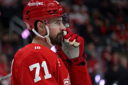 Posibles destinos para Dylan Larkin: Los 3 mejores equipos para el capitán de los Red Wings